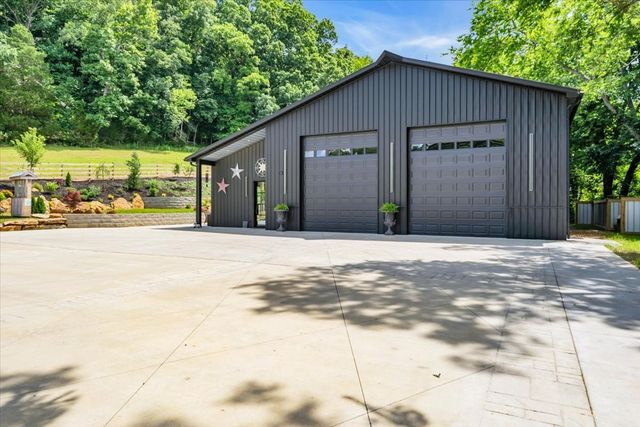 2896 Fly Rd, Santa Fe, TN 38482