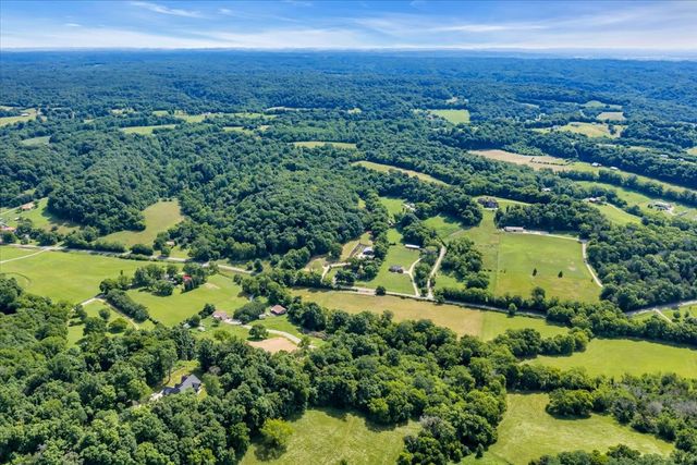 2896 Fly Rd, Santa Fe, TN 38482