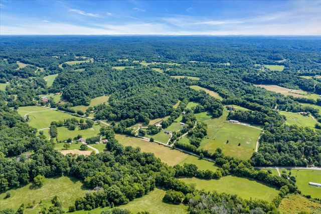 2896 Fly Rd, Santa Fe, TN 38482