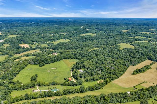 2896 Fly Rd, Santa Fe, TN 38482
