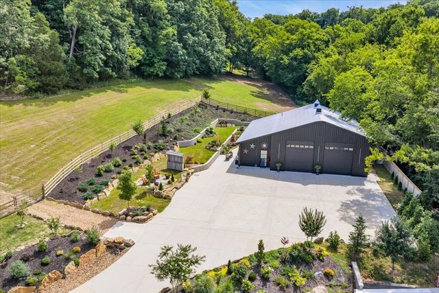 2896 Fly Rd, Santa Fe, TN 38482