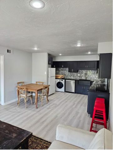 5303 Fleetwood Oaks Avenue 278, Dallas, TX 75235