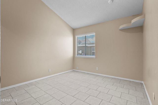 513 Cactus Crossing Drive, Horizon City, TX 79928