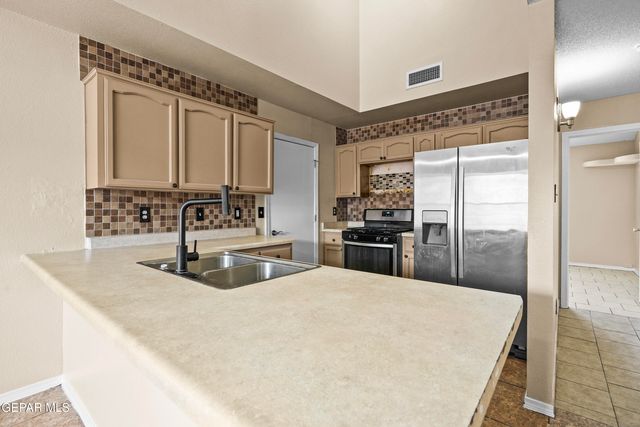 513 Cactus Crossing Drive, Horizon City, TX 79928