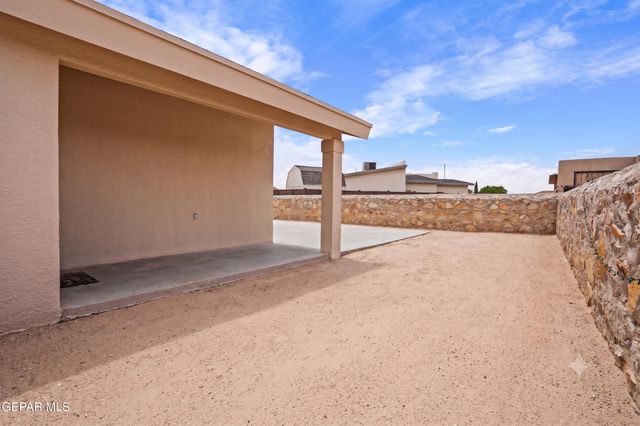 513 Cactus Crossing Drive, Horizon City, TX 79928