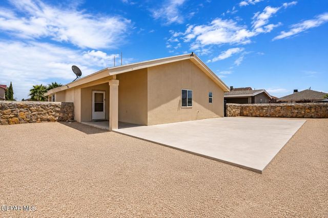 513 Cactus Crossing Drive, Horizon City, TX 79928