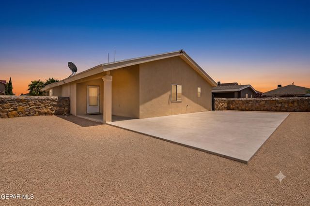 513 Cactus Crossing Drive, Horizon City, TX 79928