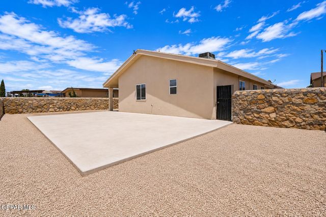 513 Cactus Crossing Drive, Horizon City, TX 79928
