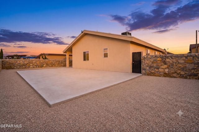 513 Cactus Crossing Drive, Horizon City, TX 79928