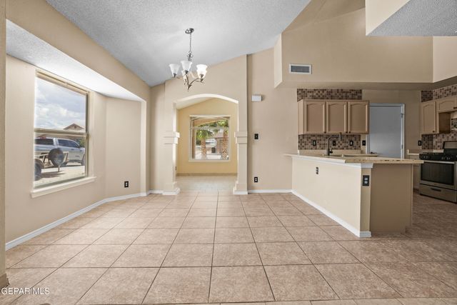 513 Cactus Crossing Drive, Horizon City, TX 79928