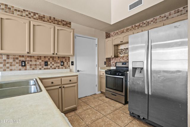 513 Cactus Crossing Drive, Horizon City, TX 79928