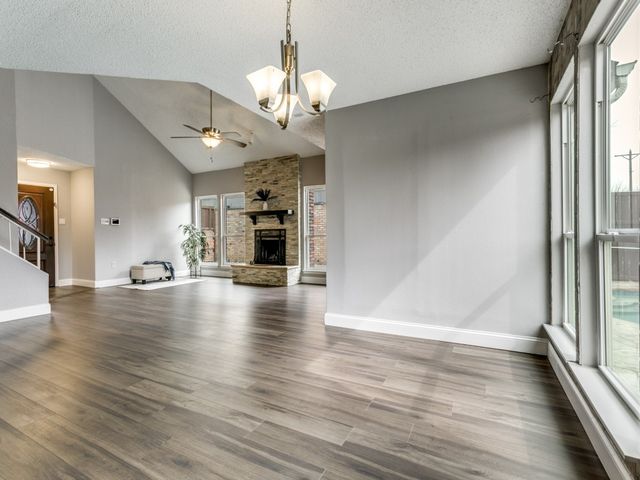 1505 Briarcrest Drive, Grapevine, TX 76051