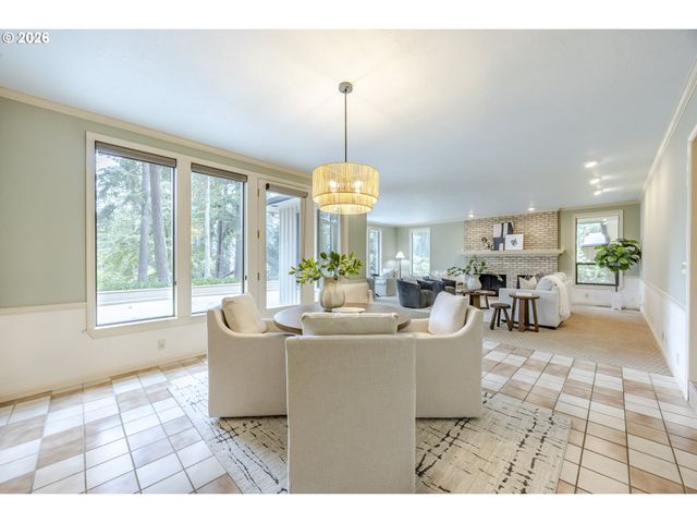2650 BOWMONT Dr, Eugene, OR 97405