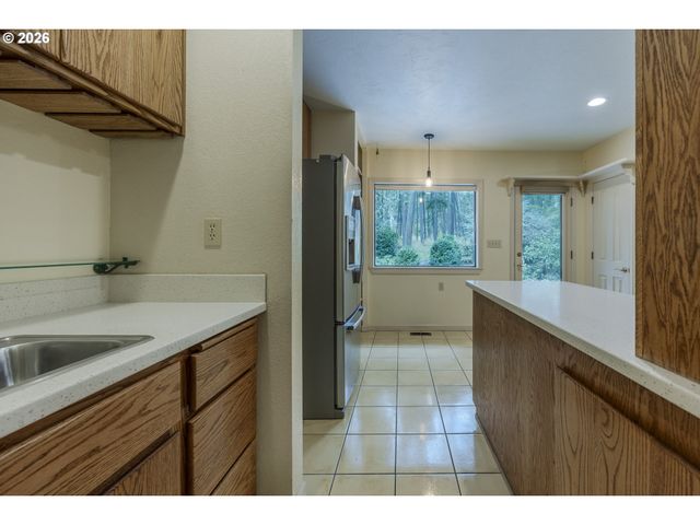 2650 BOWMONT Dr, Eugene, OR 97405