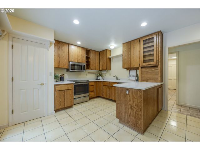 2650 BOWMONT Dr, Eugene, OR 97405