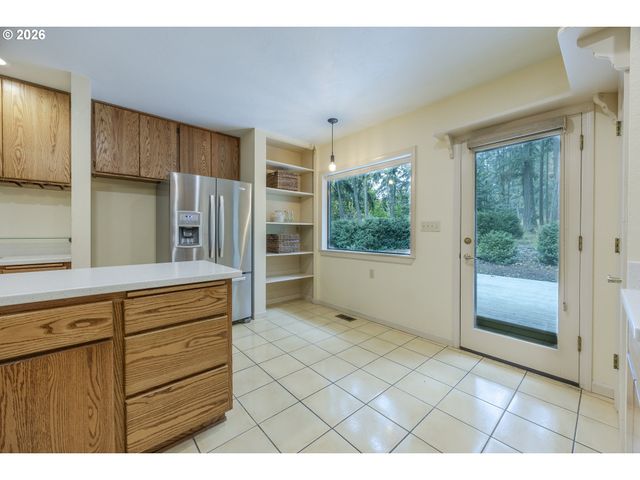 2650 BOWMONT Dr, Eugene, OR 97405