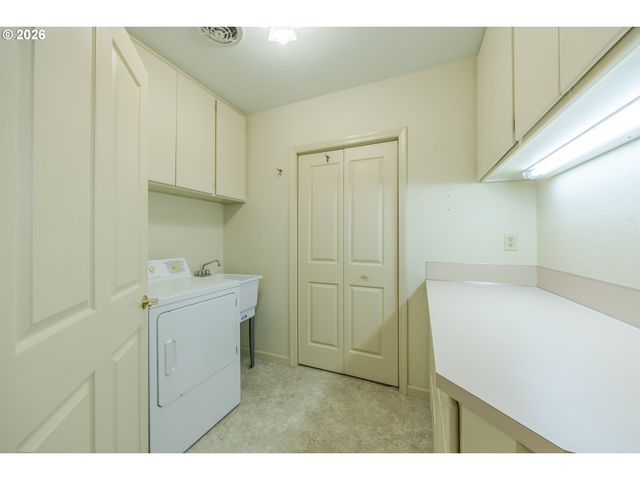 2650 BOWMONT Dr, Eugene, OR 97405