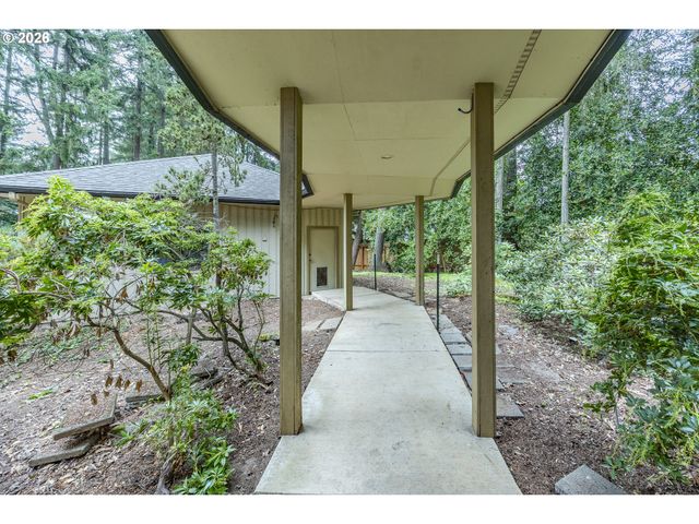 2650 BOWMONT Dr, Eugene, OR 97405
