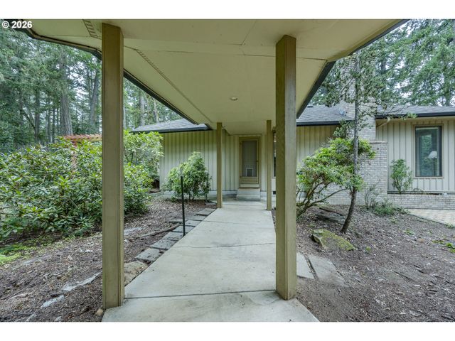 2650 BOWMONT Dr, Eugene, OR 97405