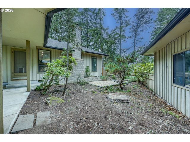 2650 BOWMONT Dr, Eugene, OR 97405
