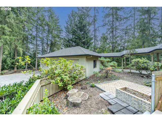 2650 BOWMONT Dr, Eugene, OR 97405