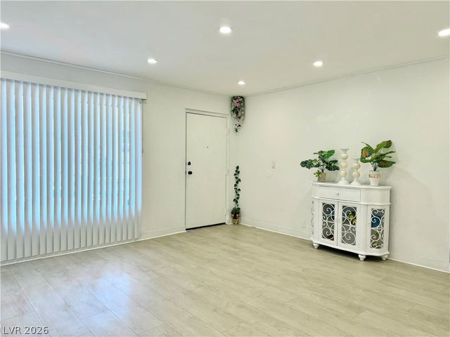 575 South Royal Crest Circle 7, Las Vegas, NV 89169