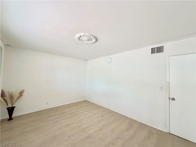 575 South Royal Crest Circle 7, Las Vegas, NV 89169