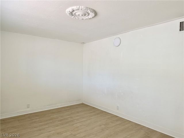 575 South Royal Crest Circle 7, Las Vegas, NV 89169