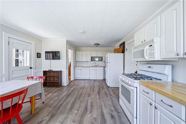 27 Barney Street, Warren, RI 02885