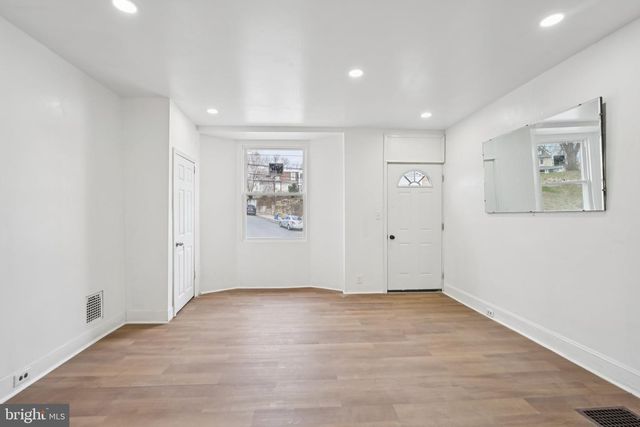 704 MAIN ST, Darby, PA 19023