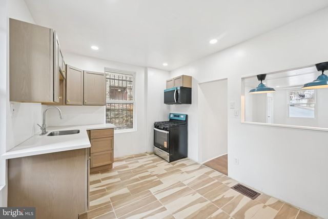 704 MAIN ST, Darby, PA 19023