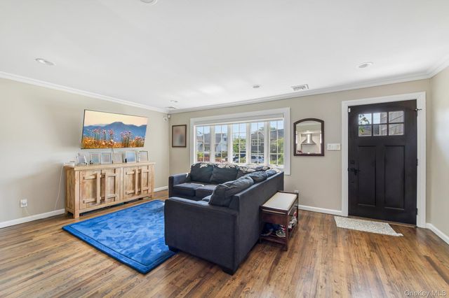 2821 Colonial Avenue, Merrick, NY 11566