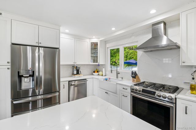 2821 Colonial Avenue, Merrick, NY 11566