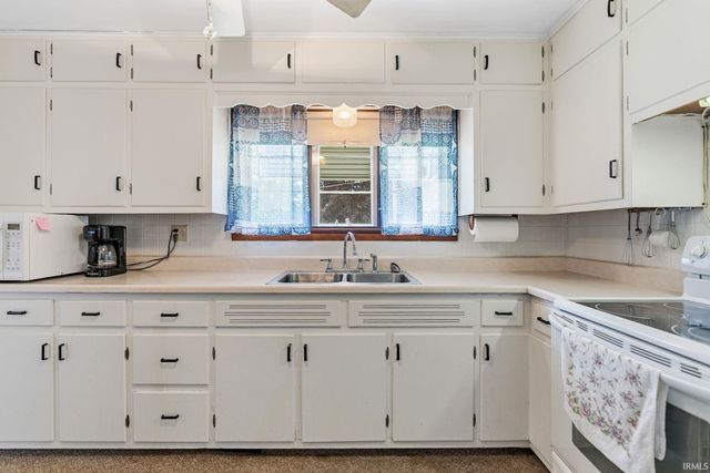 292 Rose Avenue, New Haven, IN 46774