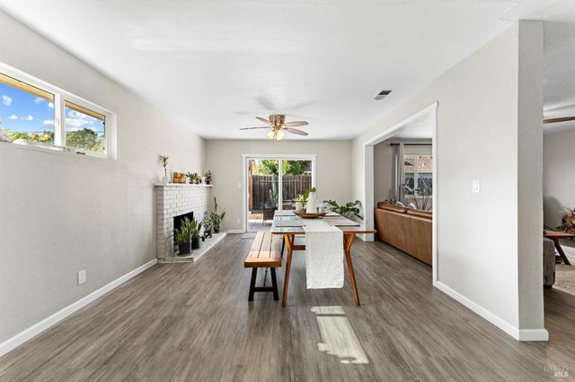 312 Folsom Dr, Vacaville, CA 95687