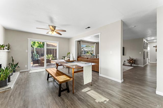 312 Folsom Dr, Vacaville, CA 95687