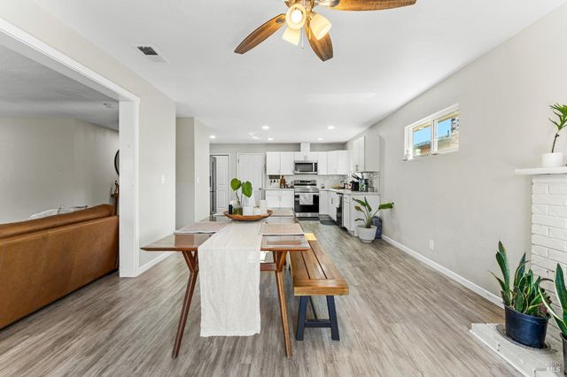 312 Folsom Dr, Vacaville, CA 95687