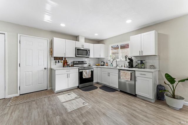 312 Folsom Dr, Vacaville, CA 95687