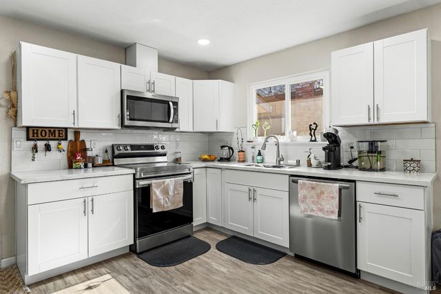 312 Folsom Dr, Vacaville, CA 95687