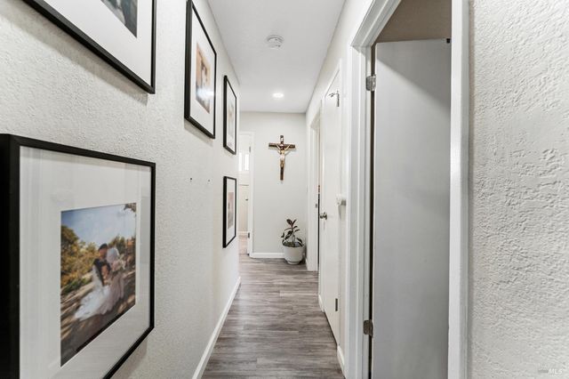 312 Folsom Dr, Vacaville, CA 95687