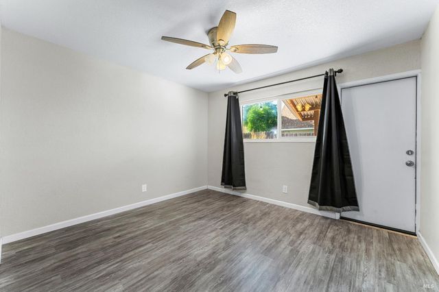 312 Folsom Dr, Vacaville, CA 95687