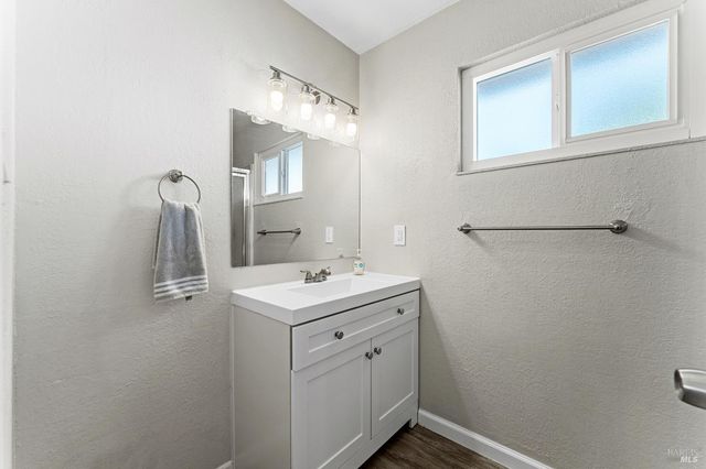 312 Folsom Dr, Vacaville, CA 95687