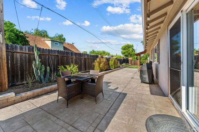 312 Folsom Dr, Vacaville, CA 95687