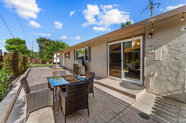 312 Folsom Dr, Vacaville, CA 95687