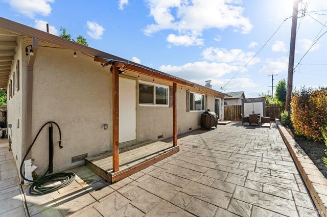 312 Folsom Dr, Vacaville, CA 95687