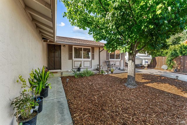 312 Folsom Dr, Vacaville, CA 95687