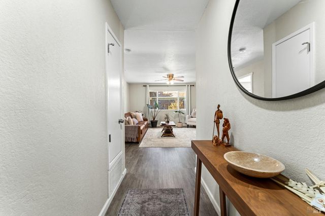 312 Folsom Dr, Vacaville, CA 95687
