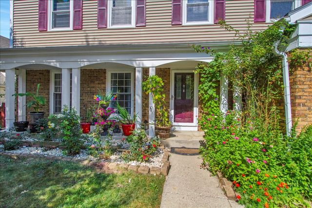 628 Primrose Lane, Schaumburg, IL 60194
