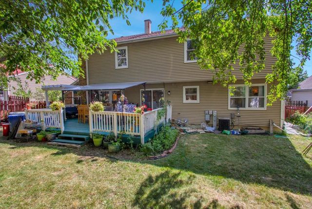 628 Primrose Lane, Schaumburg, IL 60194