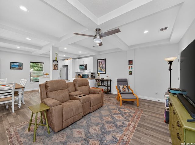 547 Belmont, San Antonio, TX 78202